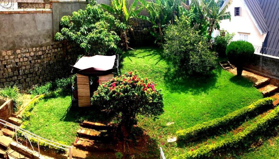 Le Fumoir Guest House Familiale Antananarivo Esterno foto